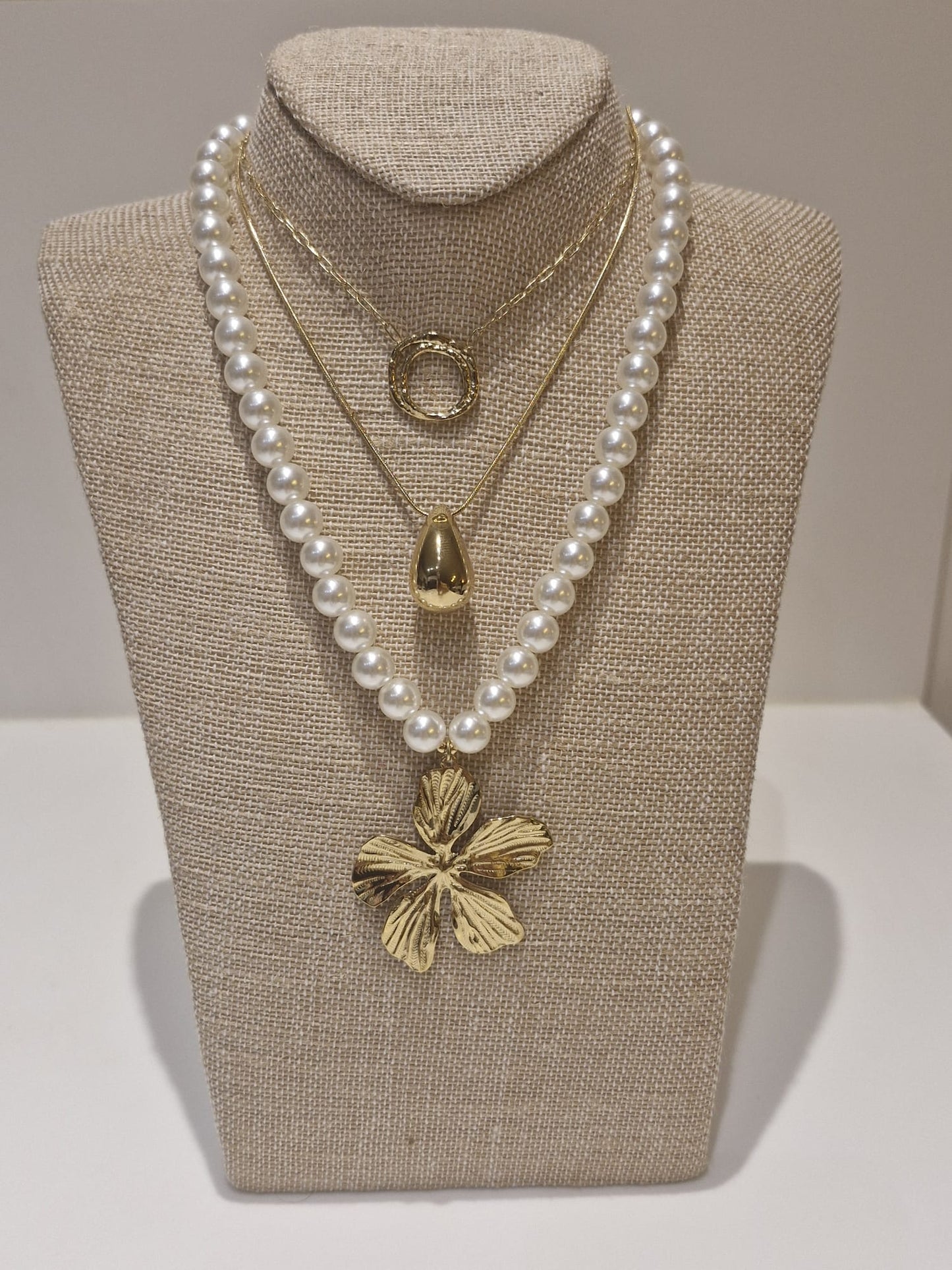 Collier perles pendentif fleur