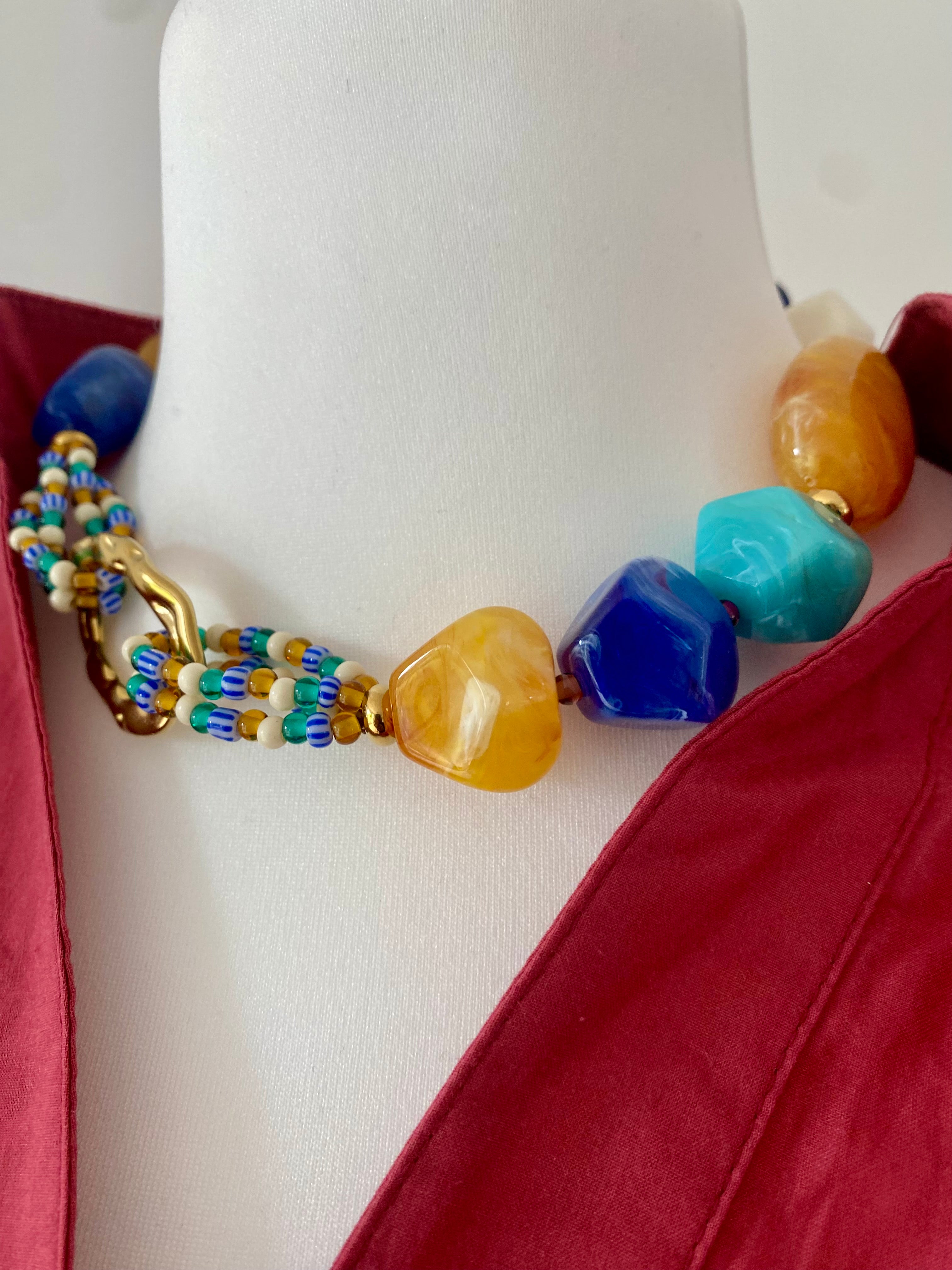 Collier pierres