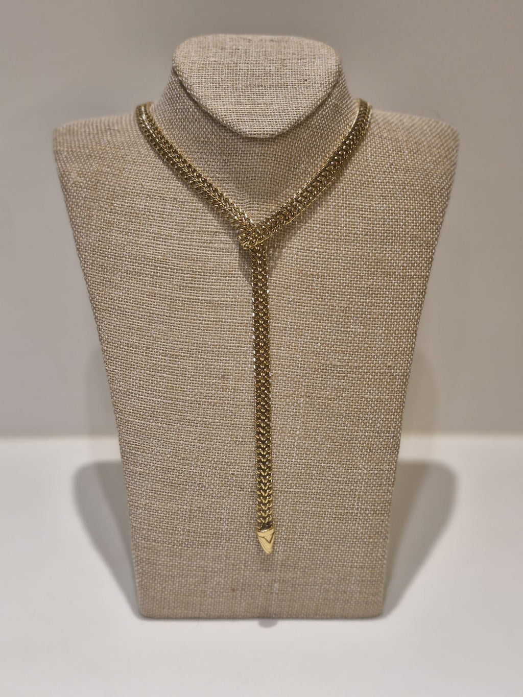 Collier long cravate