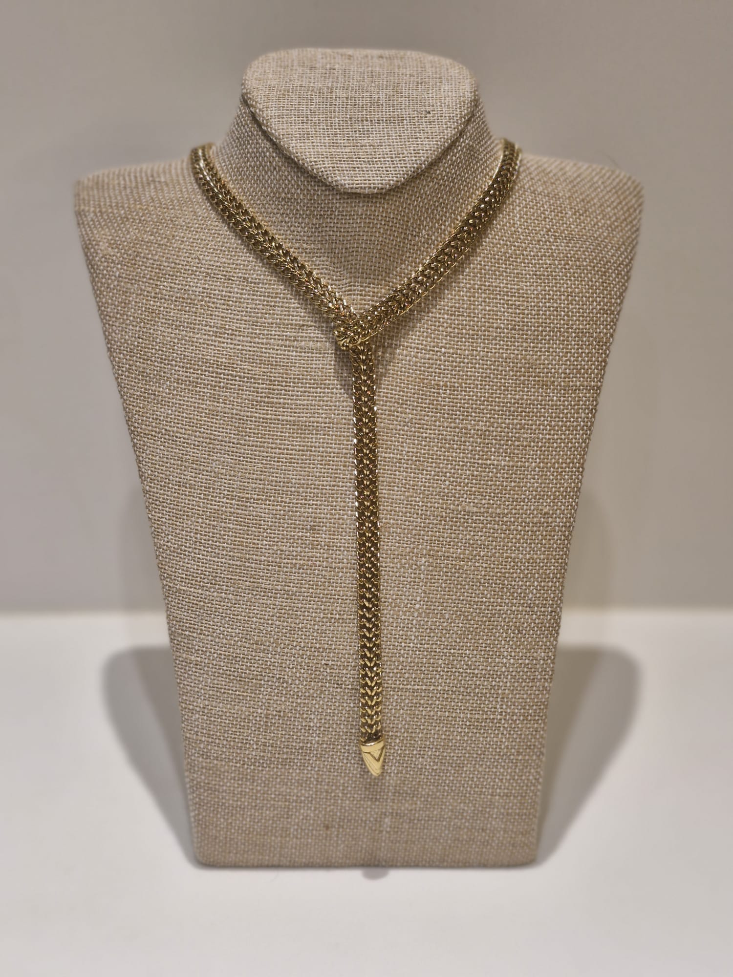 Collier long cravate