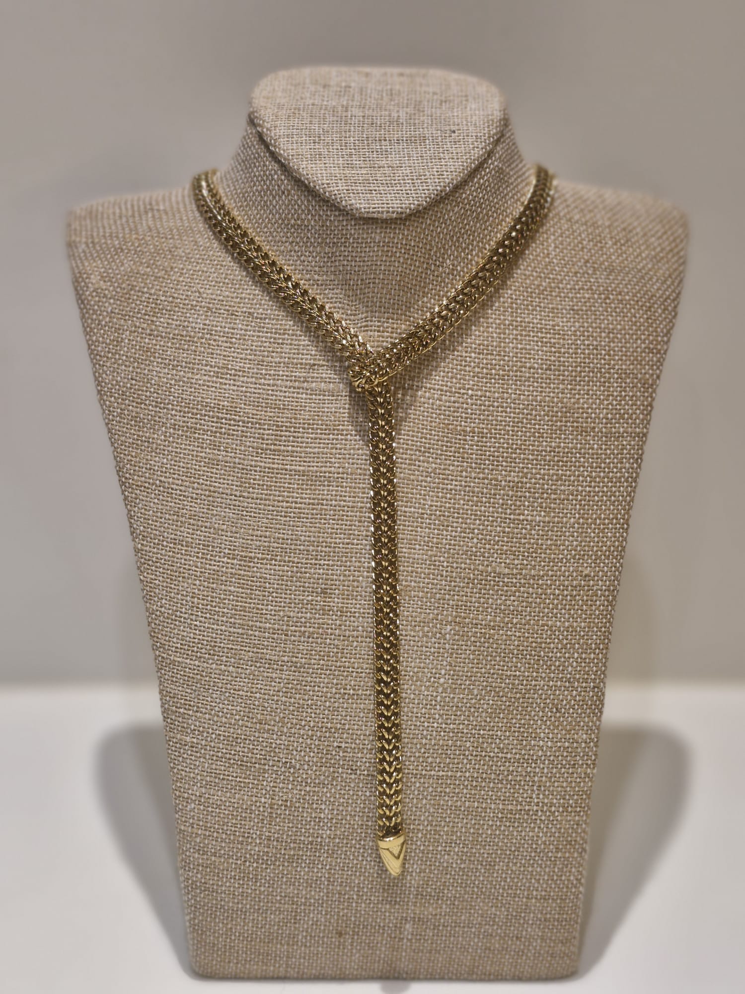 Collier long cravate
