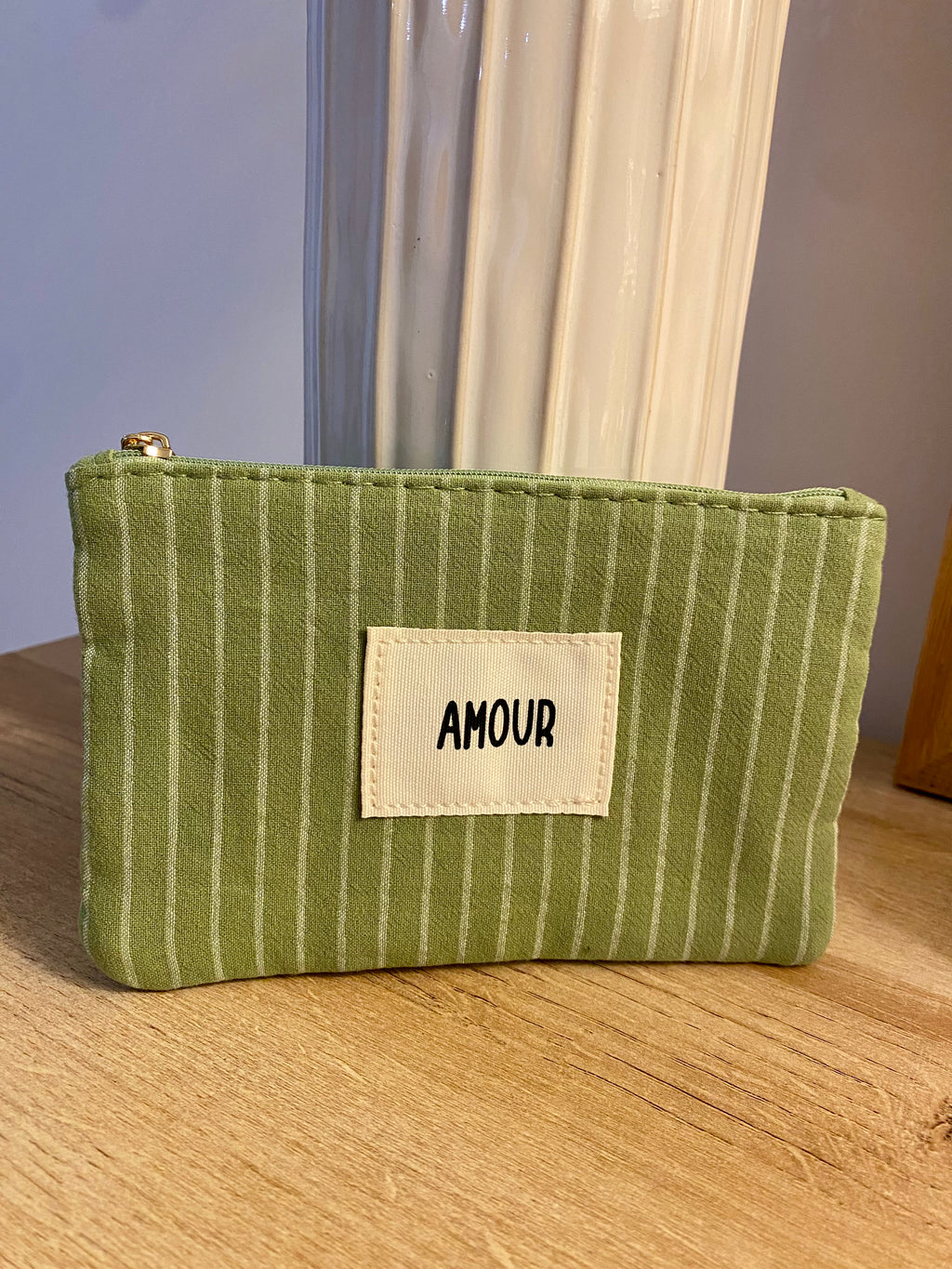 Pochette AMOUR verte rayée