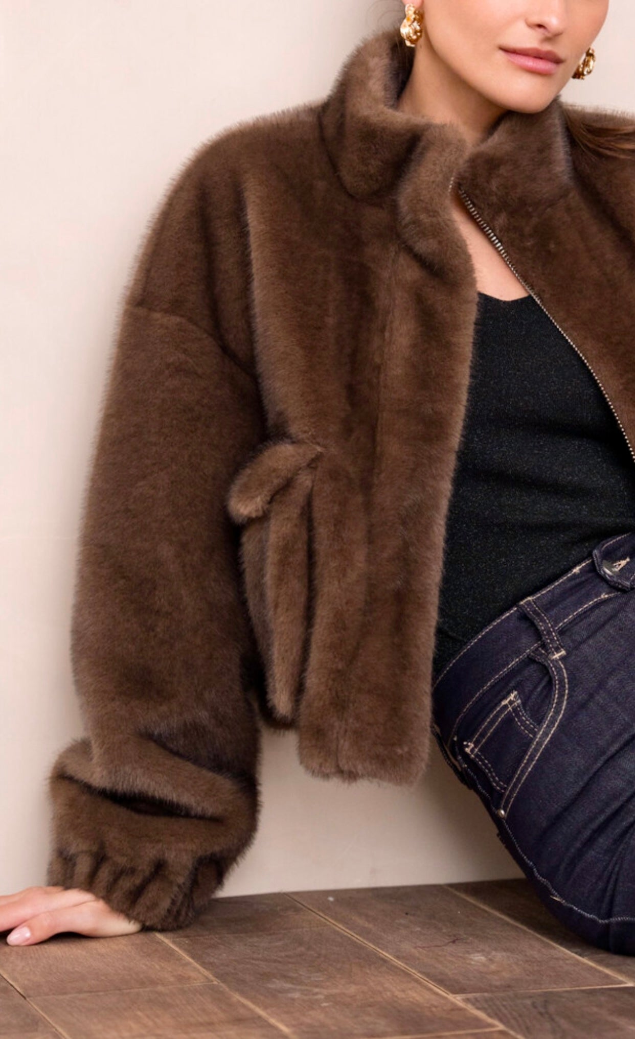 Veste courte en fausse fourrure