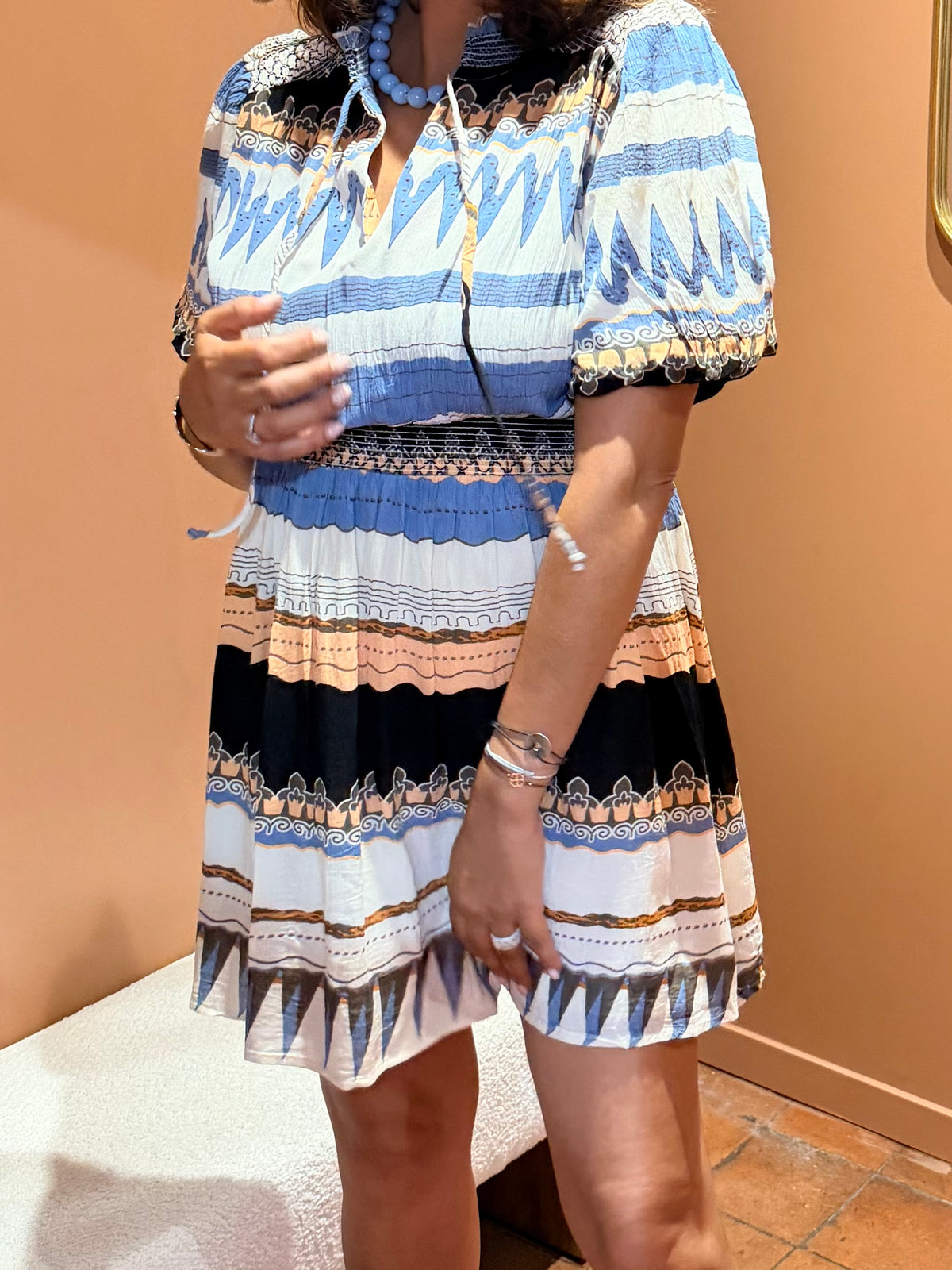 Robe courte imprimée bohème chic à smocks