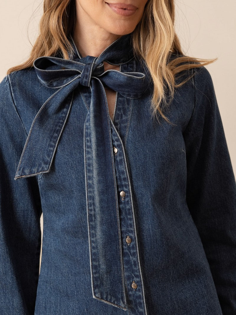 Chemise en jean col lavallière